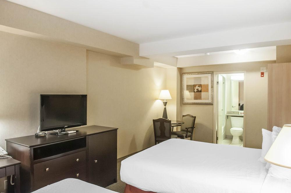 Econo Lodge Inn & Suites Downtown Toronto Exteriér fotografie