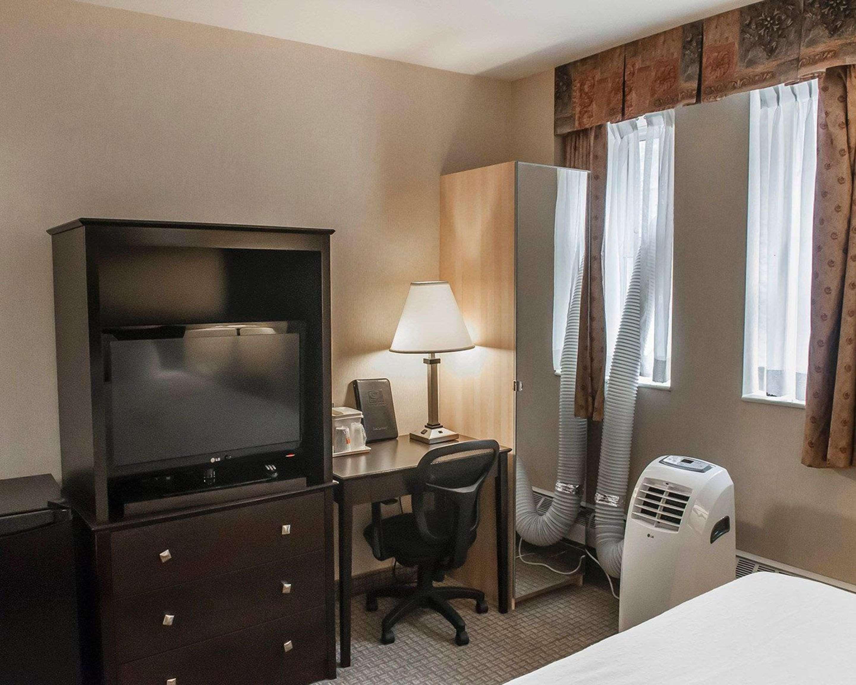 Econo Lodge Inn & Suites Downtown Toronto Exteriér fotografie