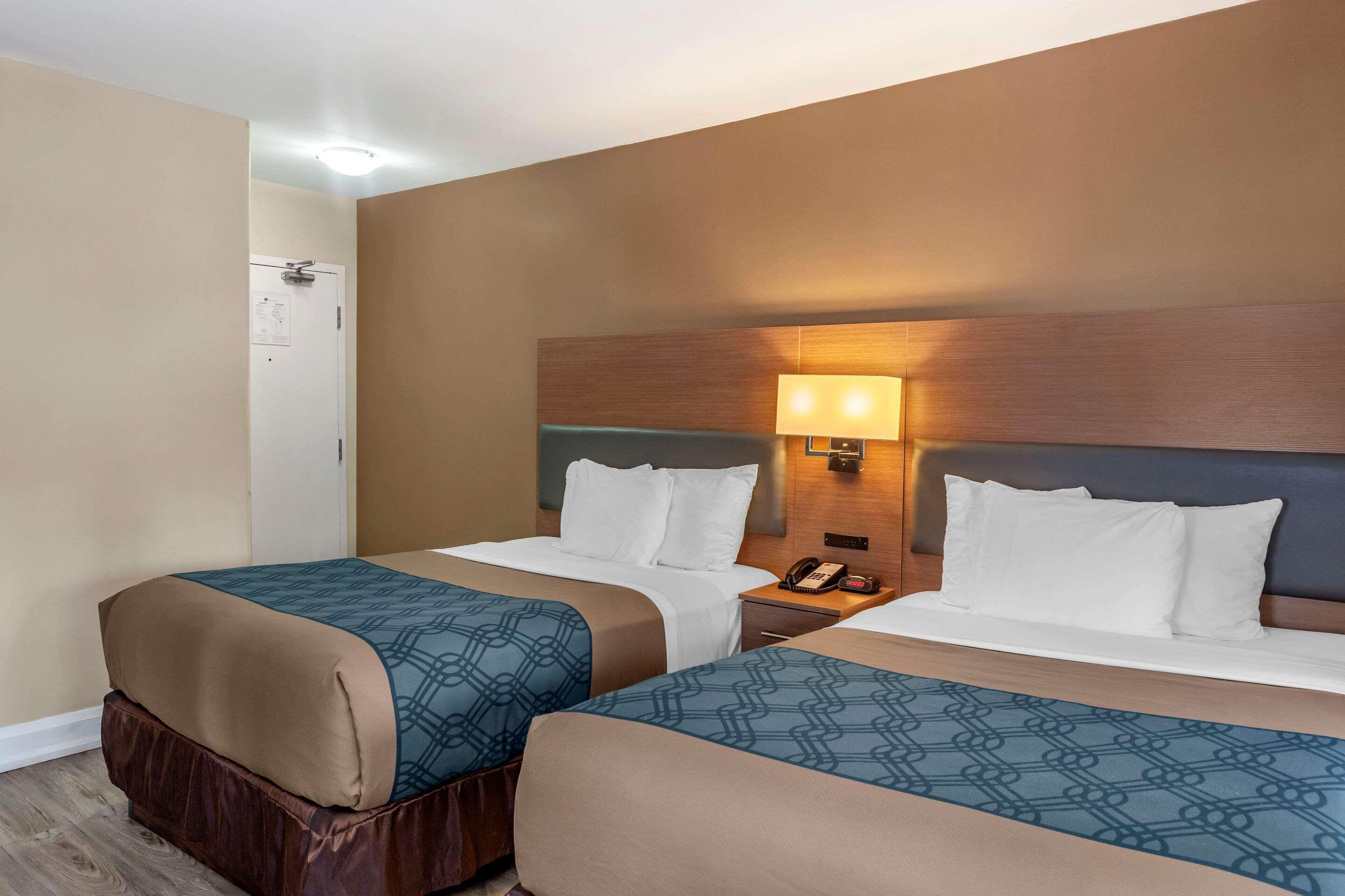 Econo Lodge Inn & Suites Downtown Toronto Exteriér fotografie