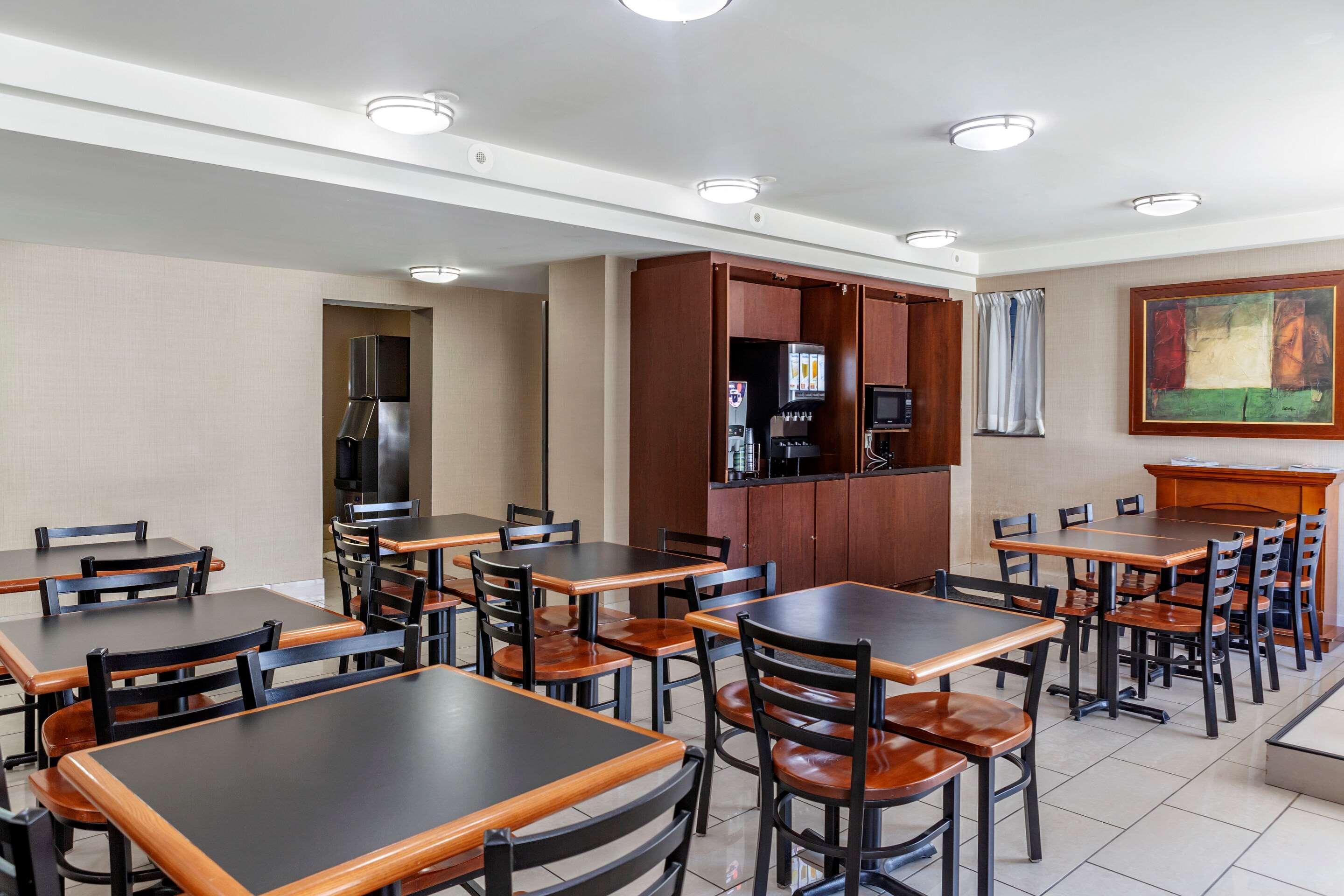 Econo Lodge Inn & Suites Downtown Toronto Exteriér fotografie