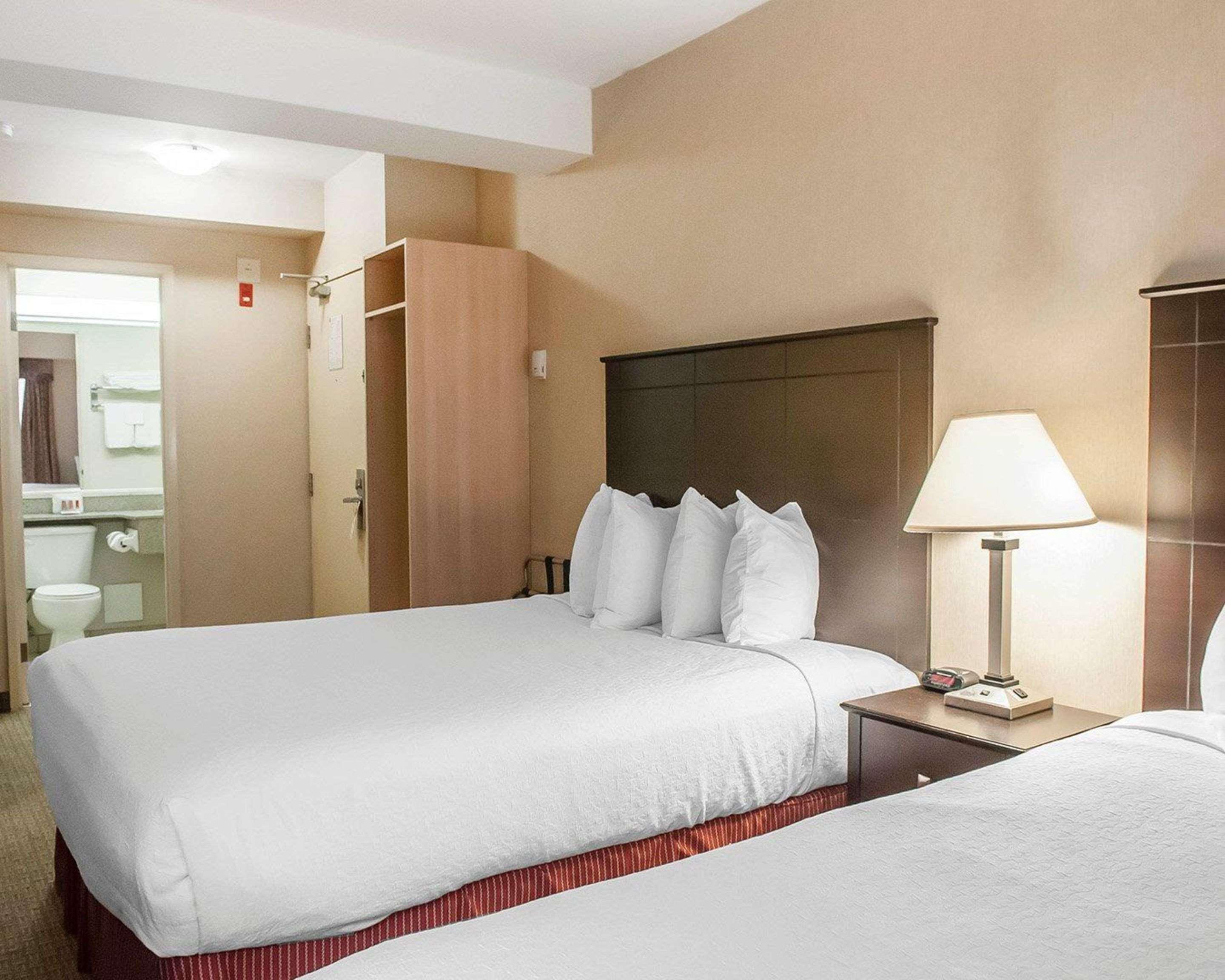 Econo Lodge Inn & Suites Downtown Toronto Exteriér fotografie