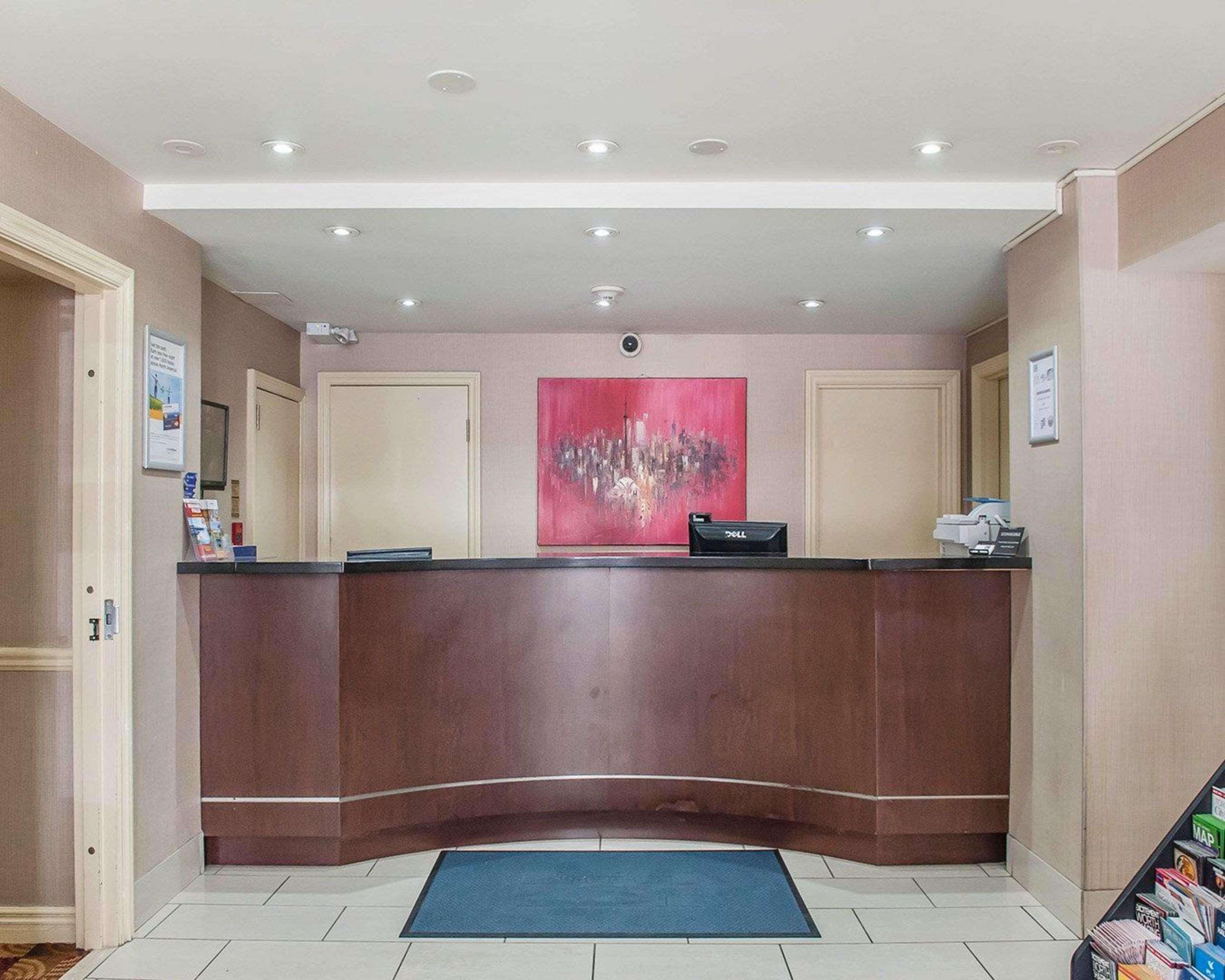 Econo Lodge Inn & Suites Downtown Toronto Exteriér fotografie