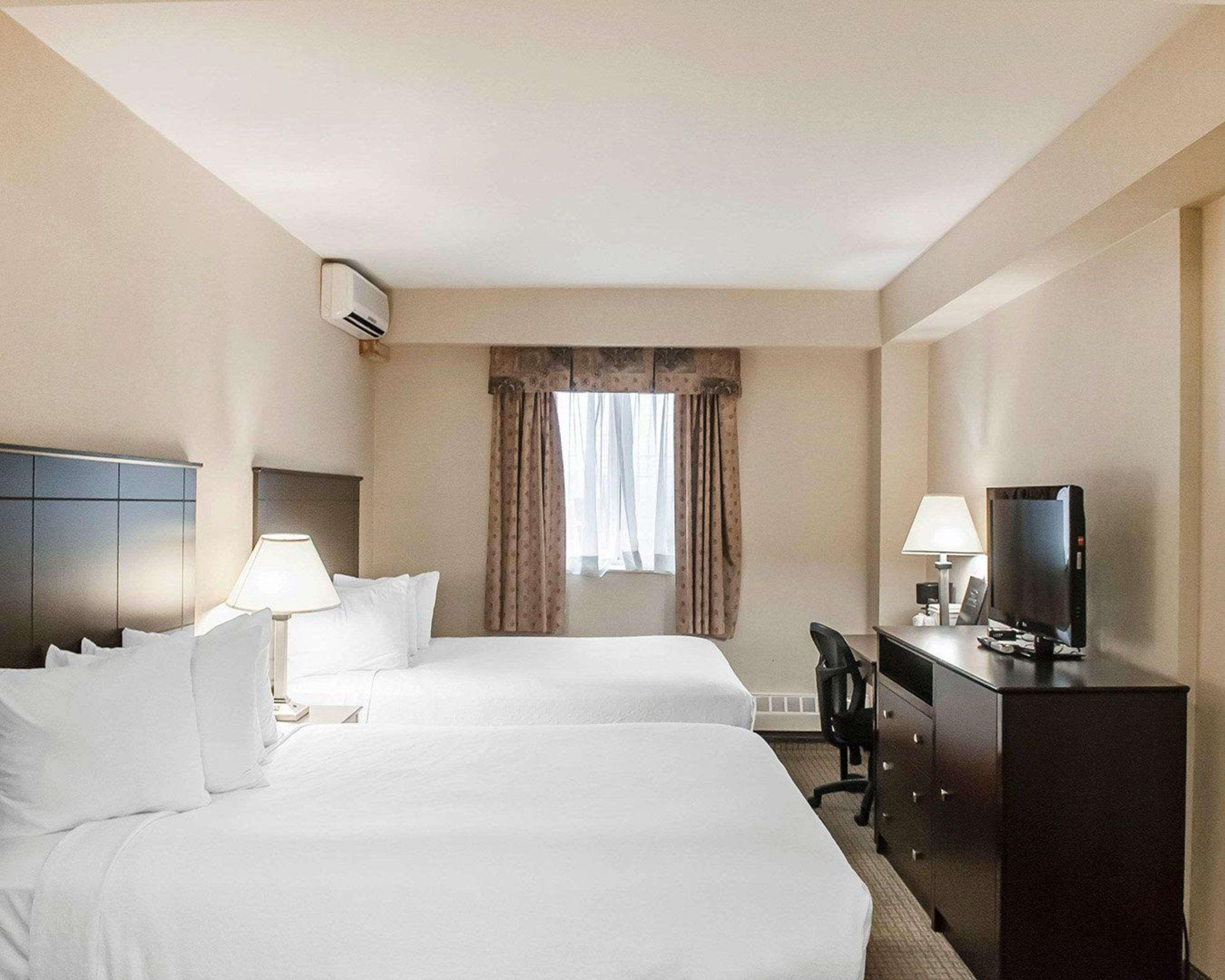 Econo Lodge Inn & Suites Downtown Toronto Exteriér fotografie