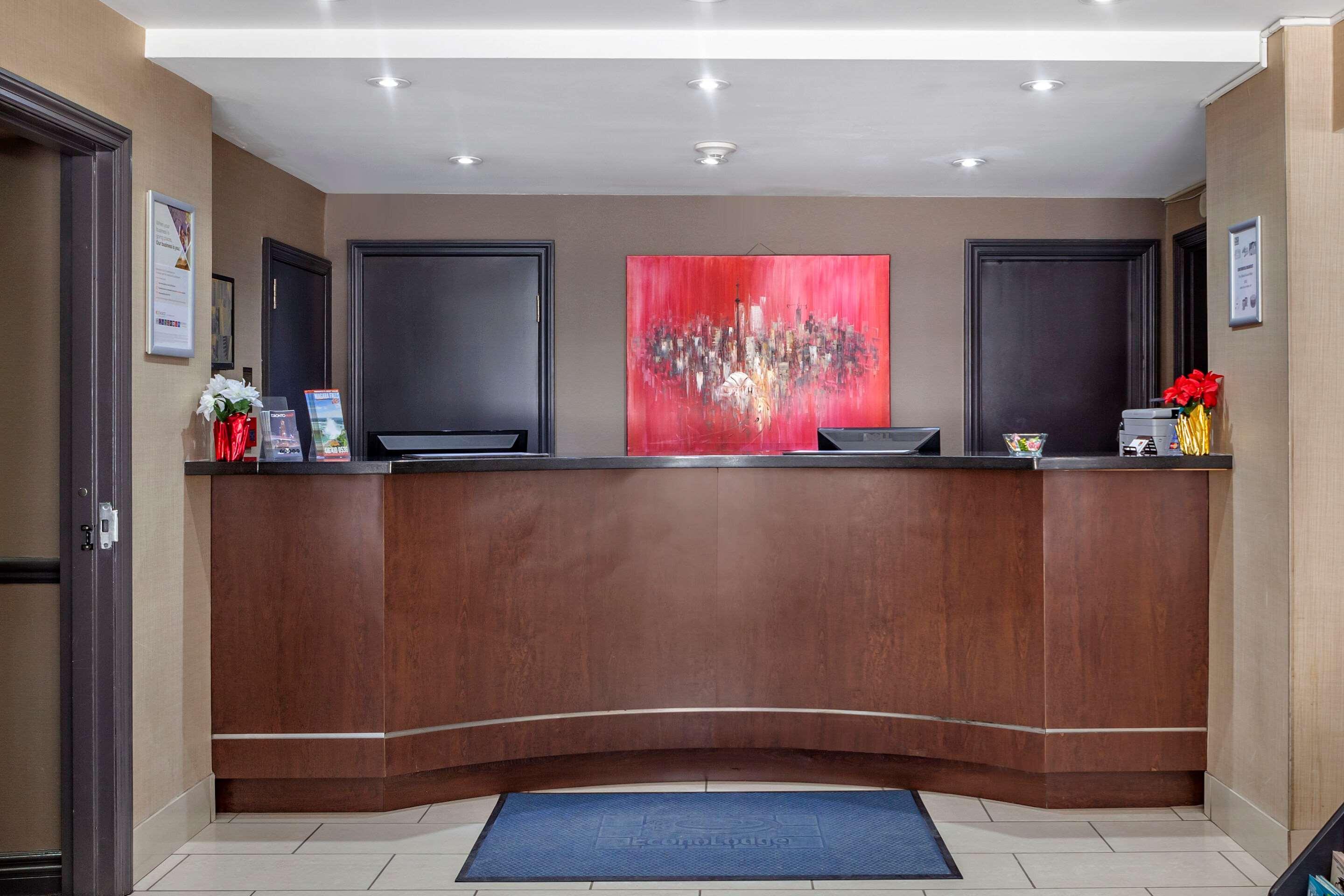 Econo Lodge Inn & Suites Downtown Toronto Exteriér fotografie
