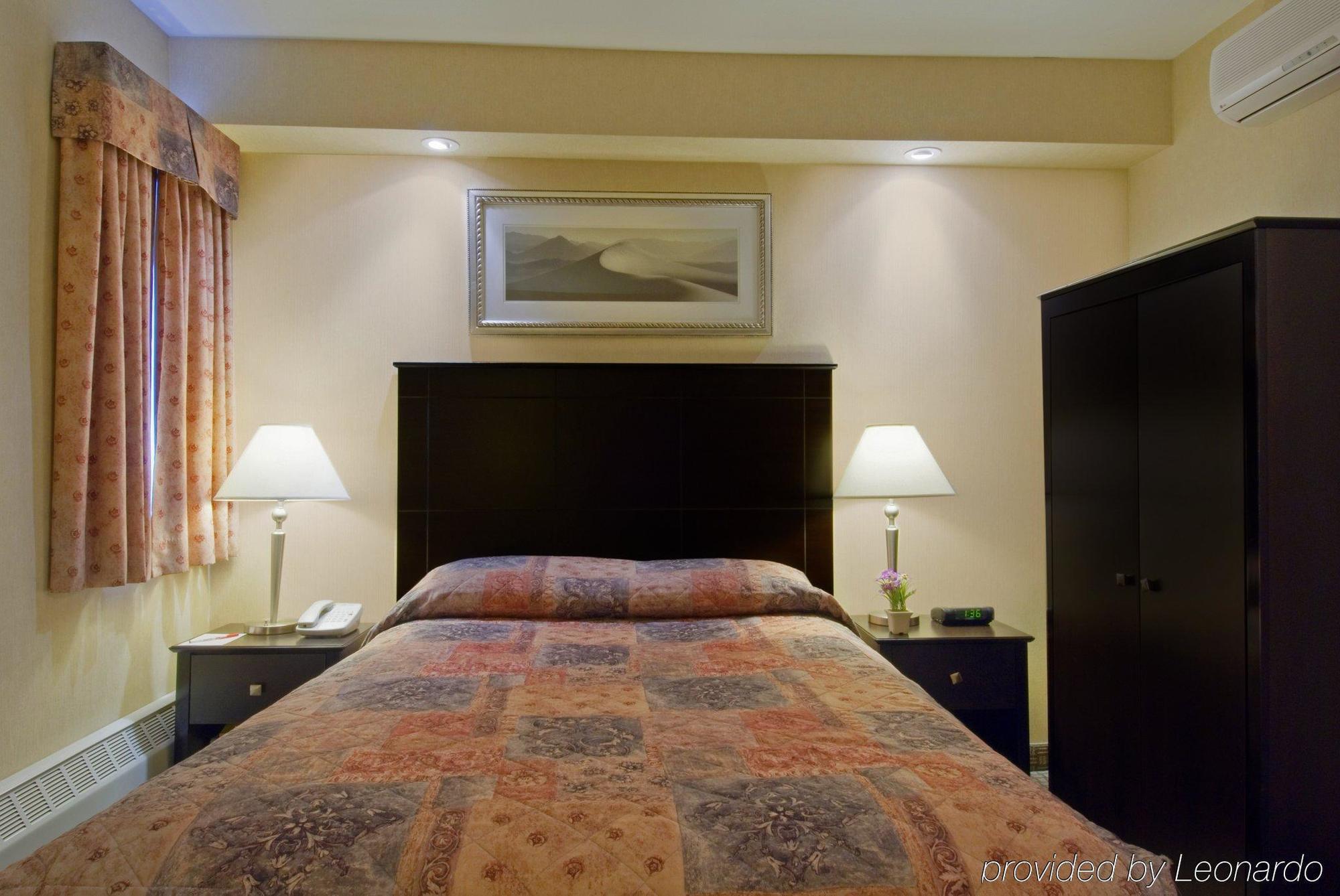 Econo Lodge Inn & Suites Downtown Toronto Exteriér fotografie
